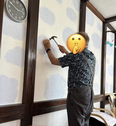 Helfen bei der Dekoration 