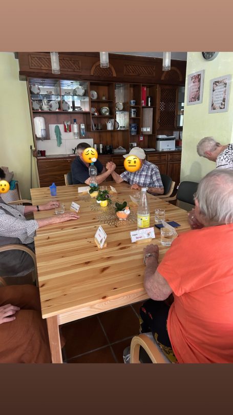 Kräftemessen mit der Betreuungskraft 